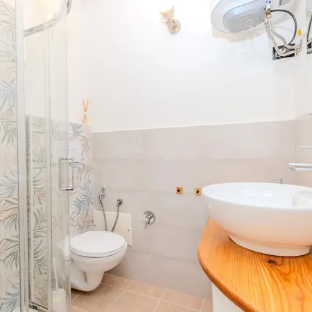 Apartamento Splendido Monolocale Con Giardino *