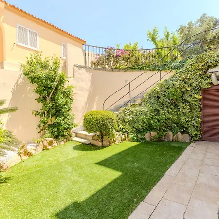 Апартаменты Splendido Monolocale Con Giardino