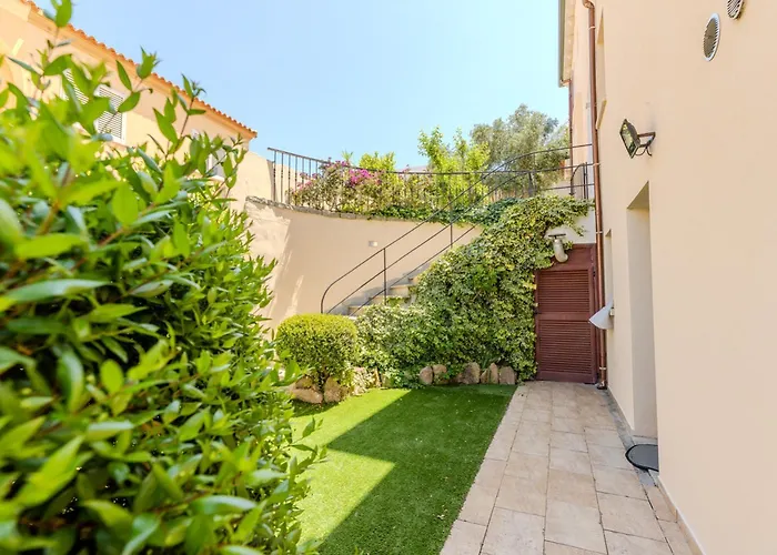 Splendido Monolocale Con Giardino Olbia